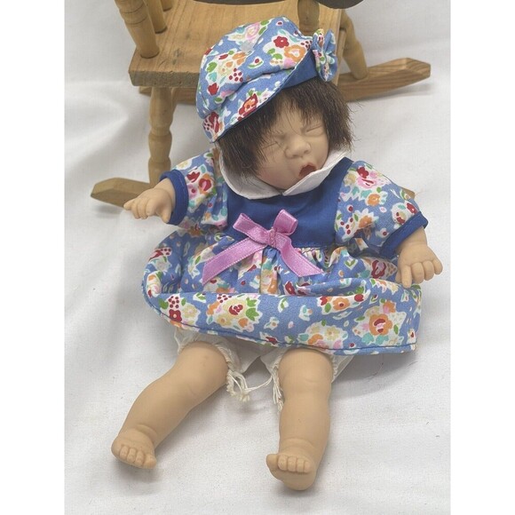 Palm Pal Bean Bag Kids Expression Yawn Licking Face Dolls On Rocking Chair 1996 - Picture 4 of 15